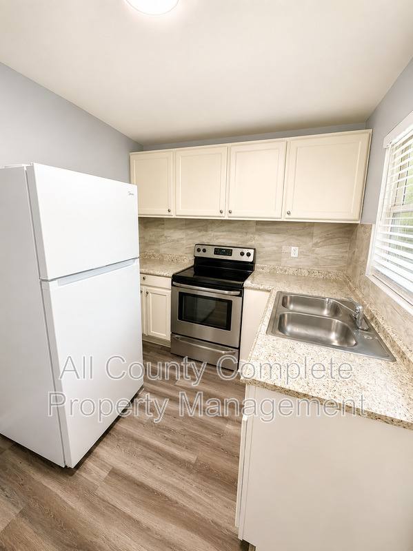Apartment for rent at 4918 N Pearl St, Jacksonville, FL 32206