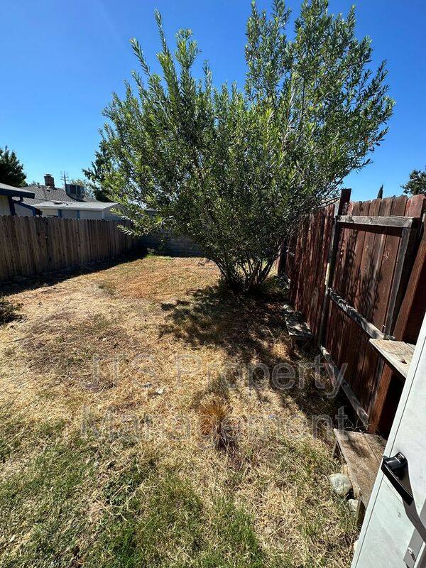 House for rent at 3515 Sue Pam Dr, Carmichael, CA 95608