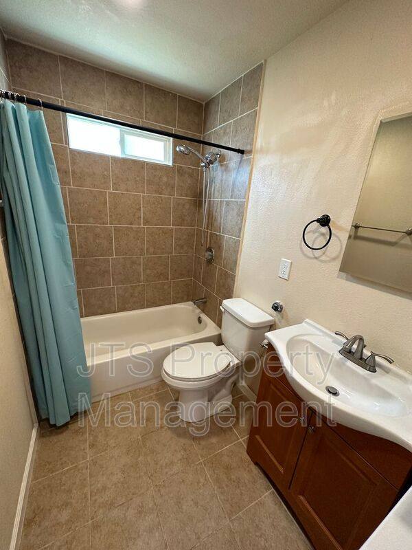 House for rent at 3515 Sue Pam Dr, Carmichael, CA 95608