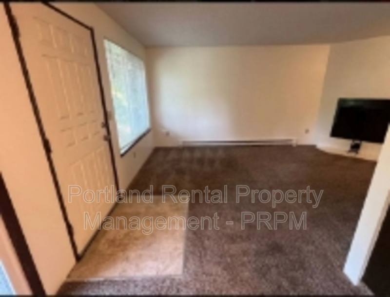 Apartment for rent at 19109 SE Yamhill St #B, Portland, OR 97233