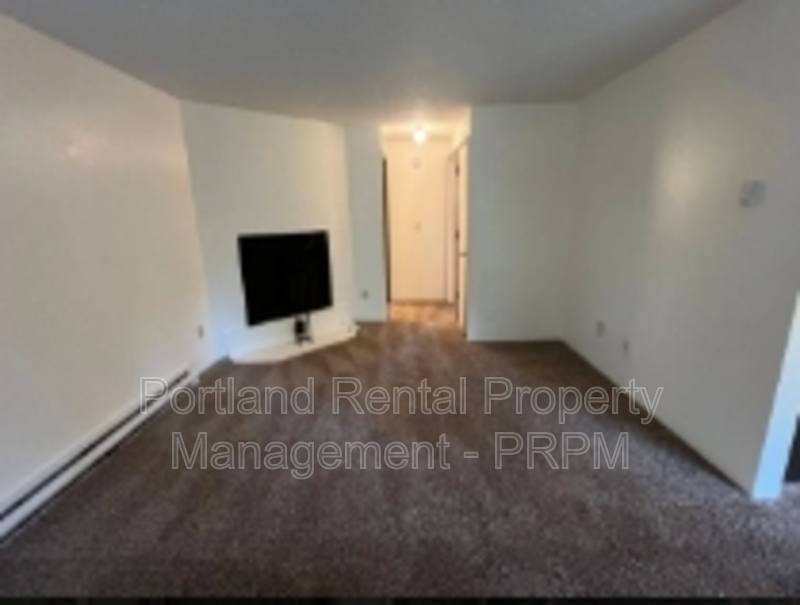 Apartment for rent at 19109 SE Yamhill St #B, Portland, OR 97233