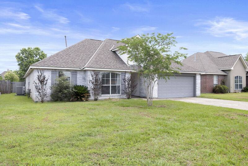 House for rent at 11327 Shady Bend Dr, Denham Springs, LA 70726