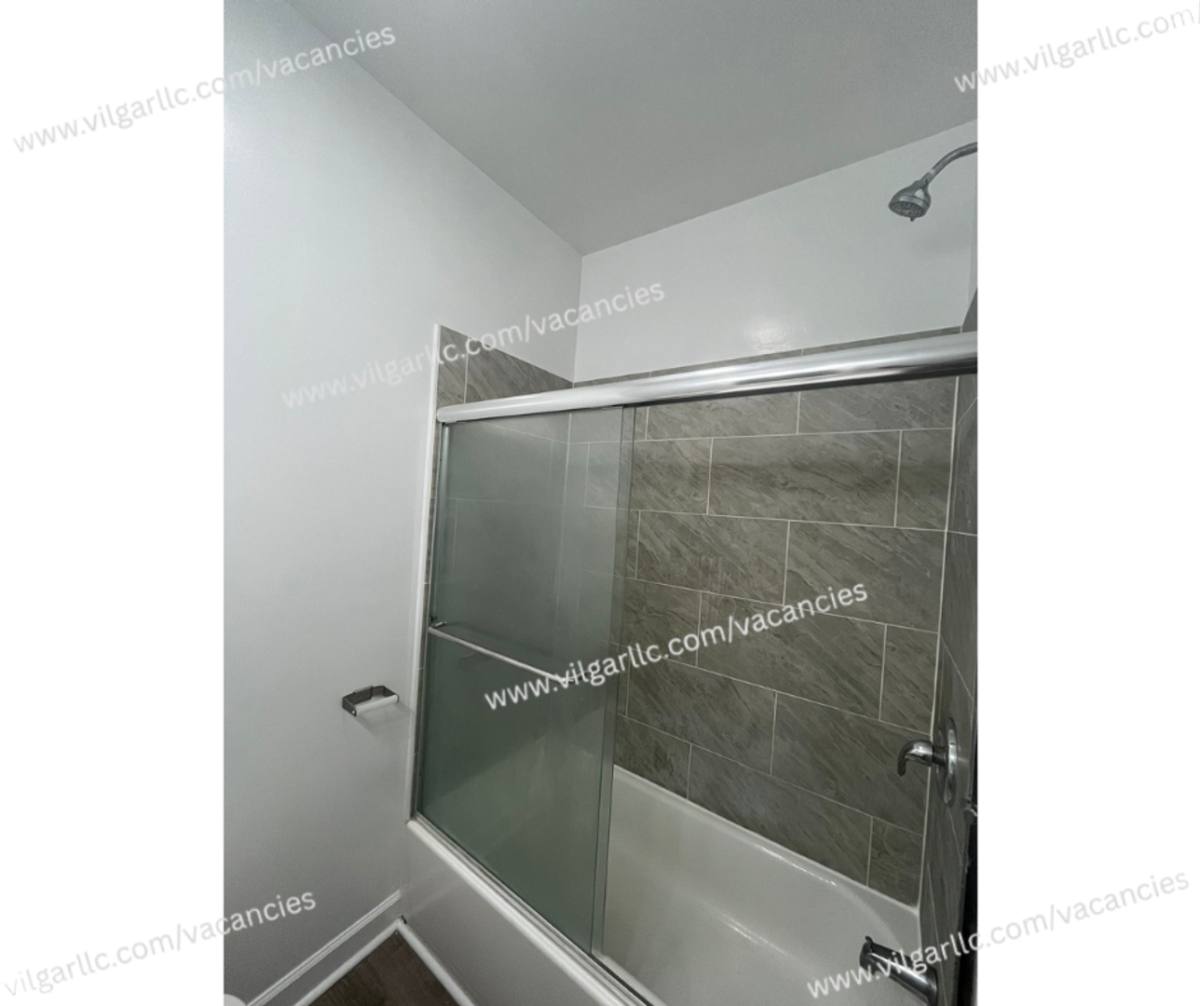 Apartment for rent at 4117 Euclid Ave, East Chicago, IN 46312