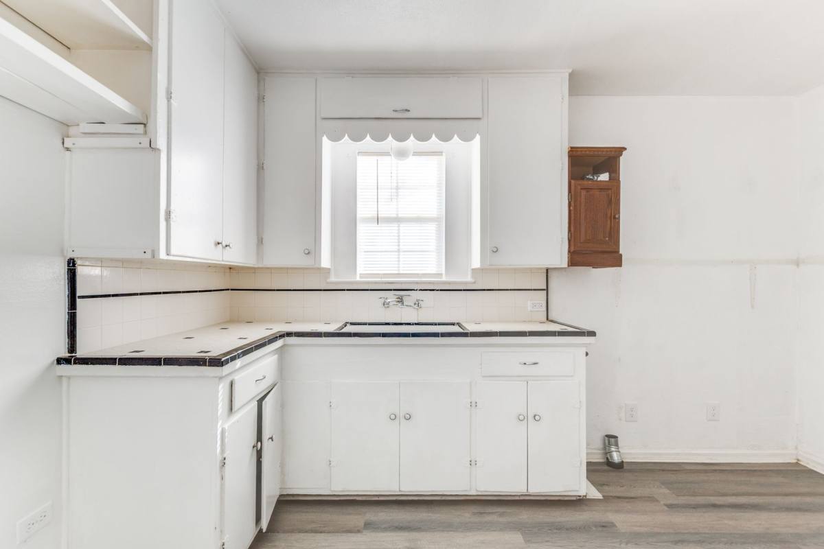 Apartment for rent at 616 & 618 Porter St, San Antonio, TX 78210