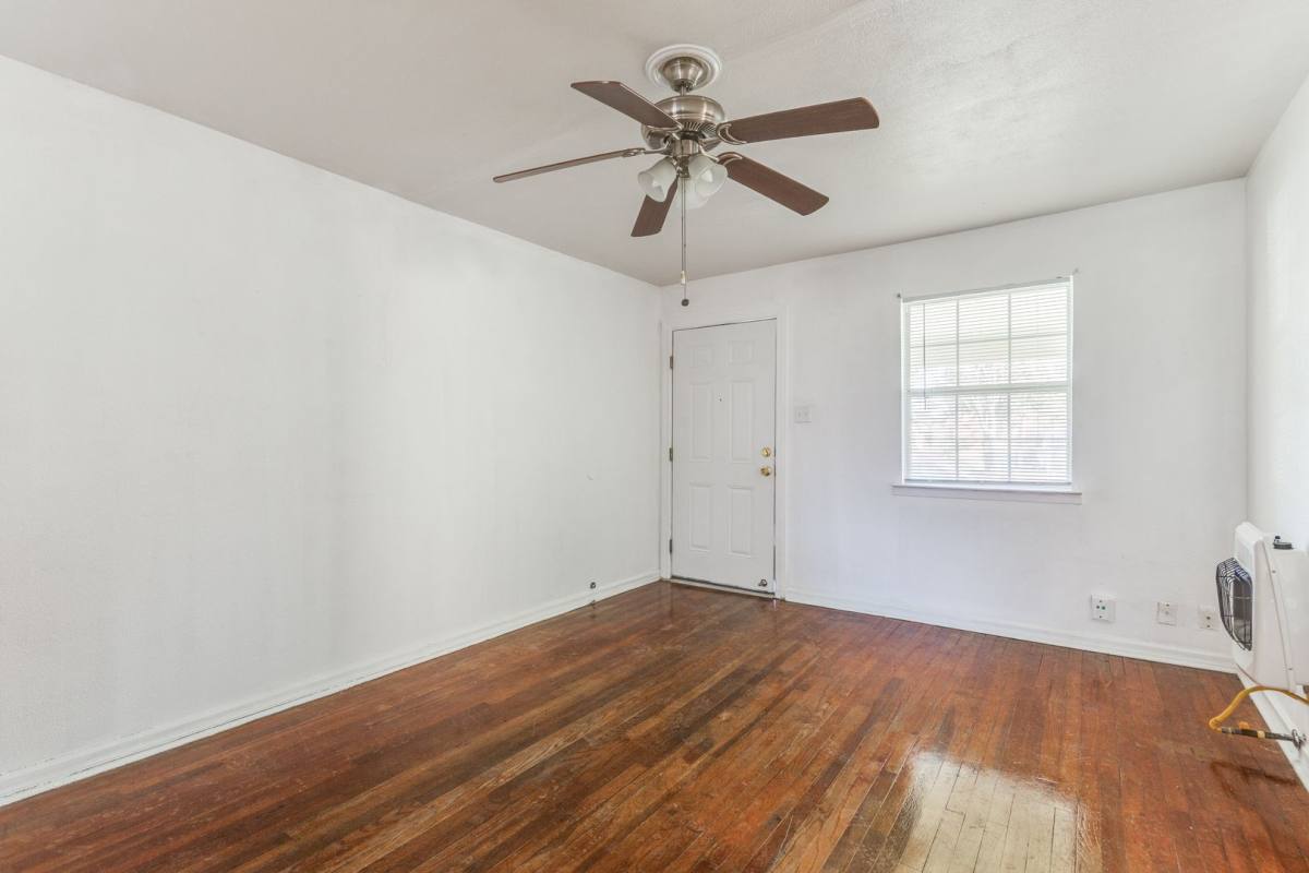 Apartment for rent at 616 & 618 Porter St, San Antonio, TX 78210