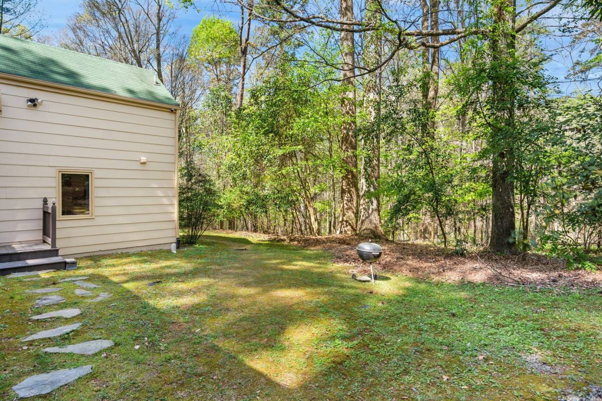Apartment for rent at 200 Purefoy Rd, Chapel Hill, NC 27514