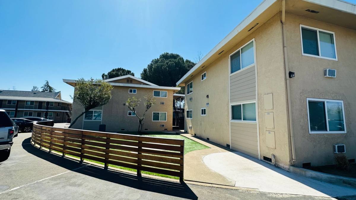 Apartment for rent at 107 King Rd, Roseville, CA 95678