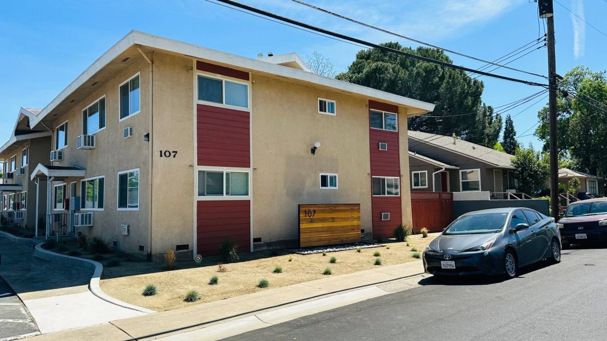 Apartment for rent at 107 King Rd, Roseville, CA 95678