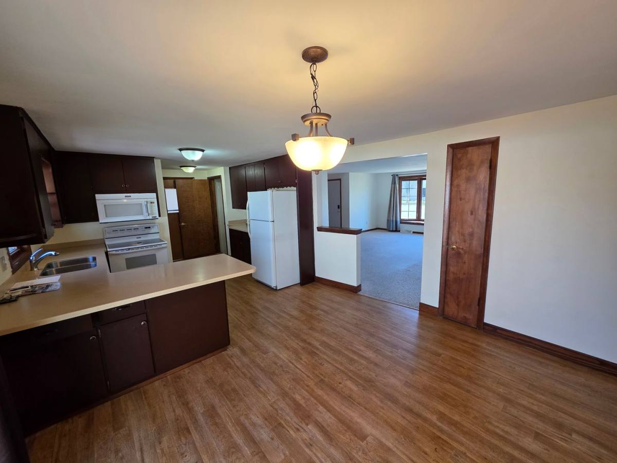 House for rent at 1798 Chateau Dr, Green Bay, WI 54304