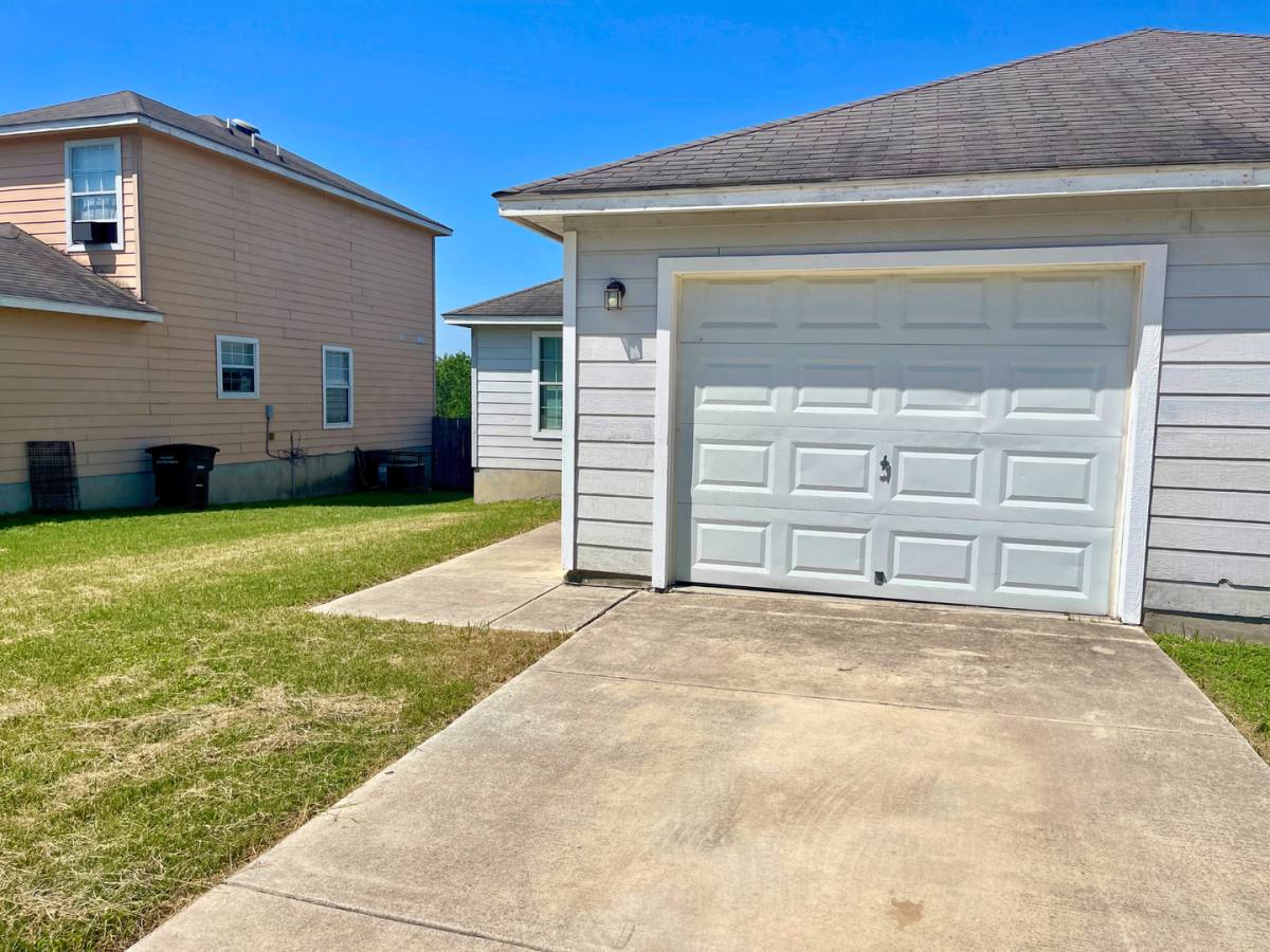 Apartment for rent at 13031-13033 O'Connor Cove, San Antonio, TX 78233
