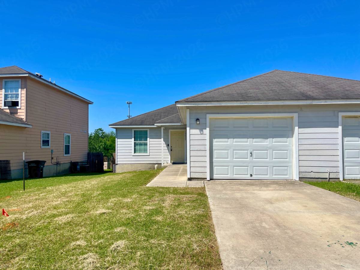 Apartment for rent at 13031-13033 O'Connor Cove, San Antonio, TX 78233