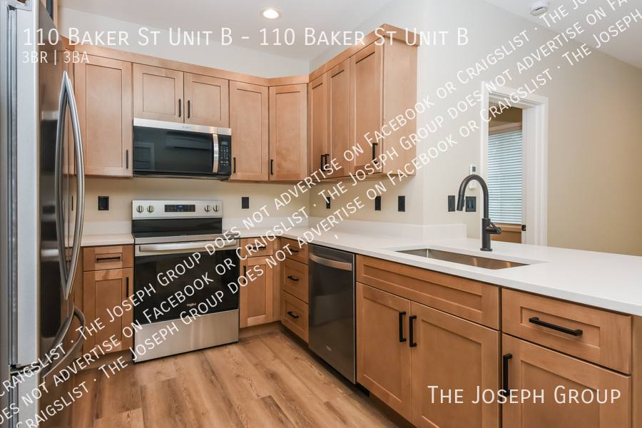 Townhouse for rent at 110 Baker St #B, Everson, WA 98247