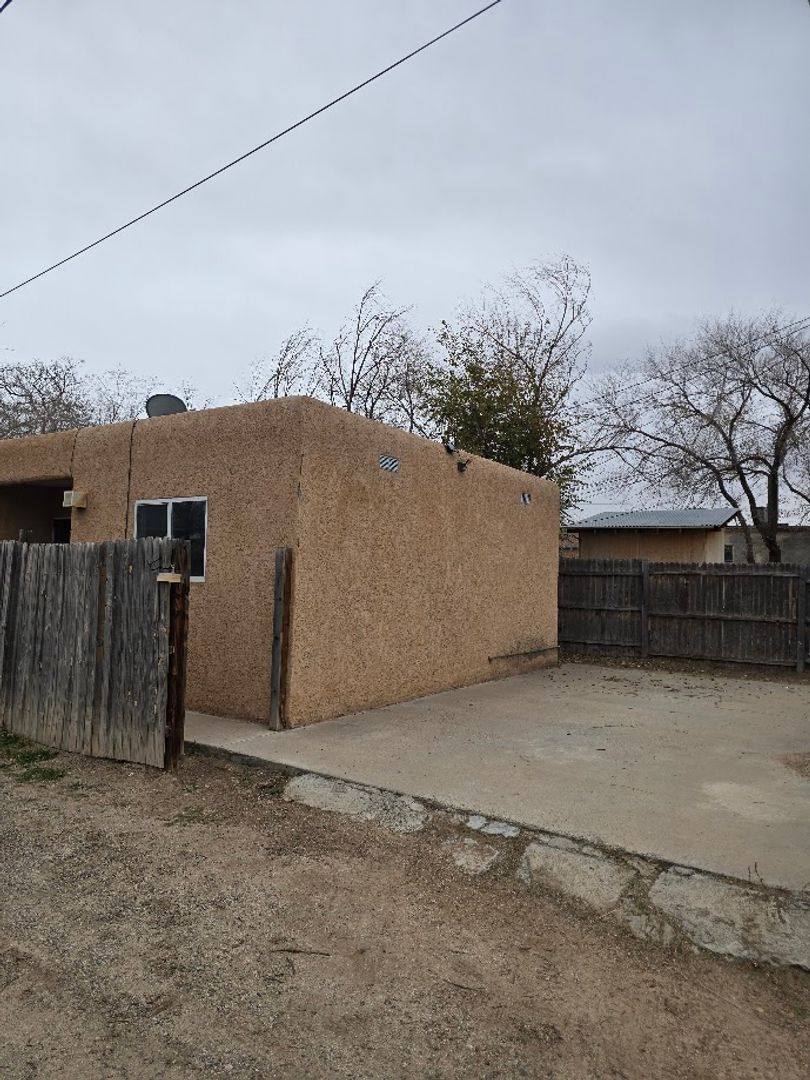 Apartment for rent at 915 Walter St SE, Albuquerque, NM 87102