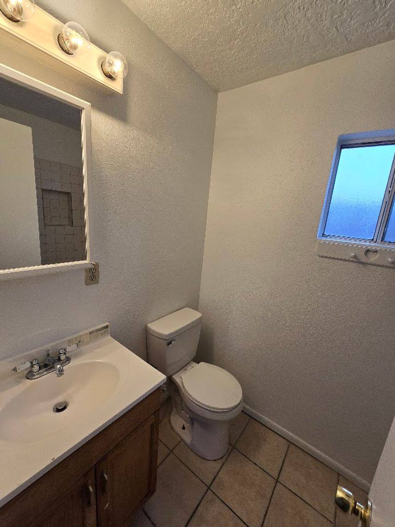 Apartment for rent at 915 Walter St SE, Albuquerque, NM 87102