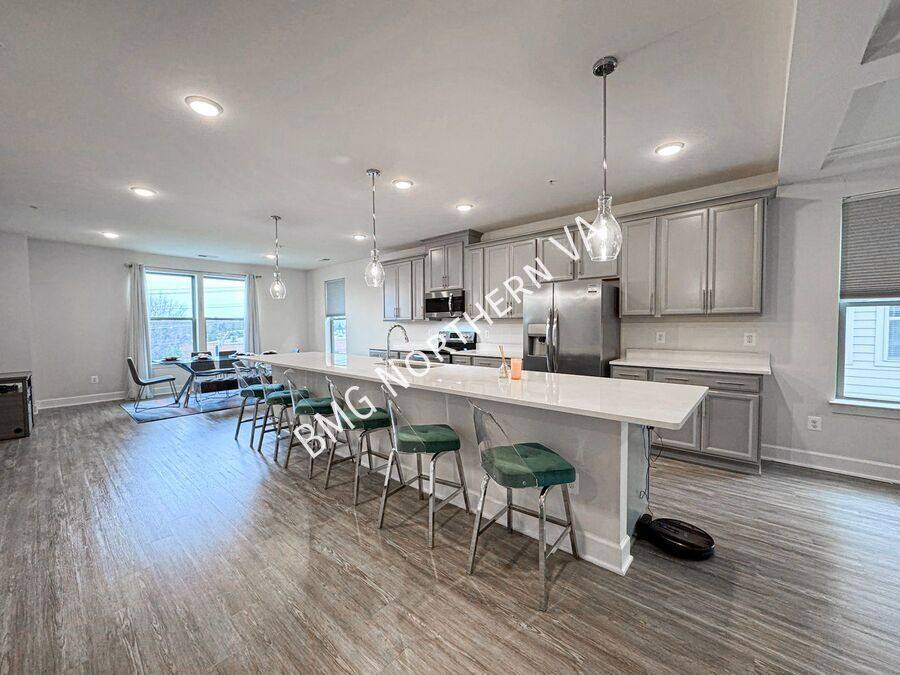 Townhouse for rent at 10336 Ratcliffe Trail, Manassas, VA 20110