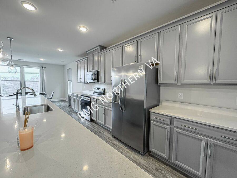 Townhouse for rent at 10336 Ratcliffe Trail, Manassas, VA 20110