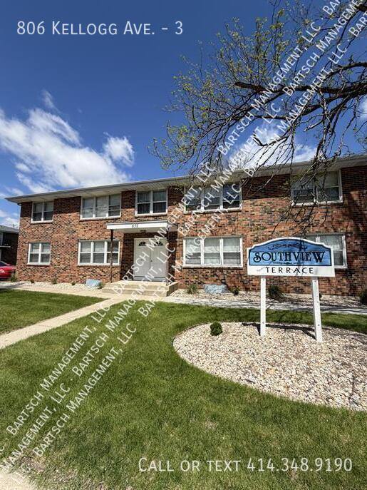 Apartment for rent at 806 Kellogg Ave #3, Janesville, WI 53546