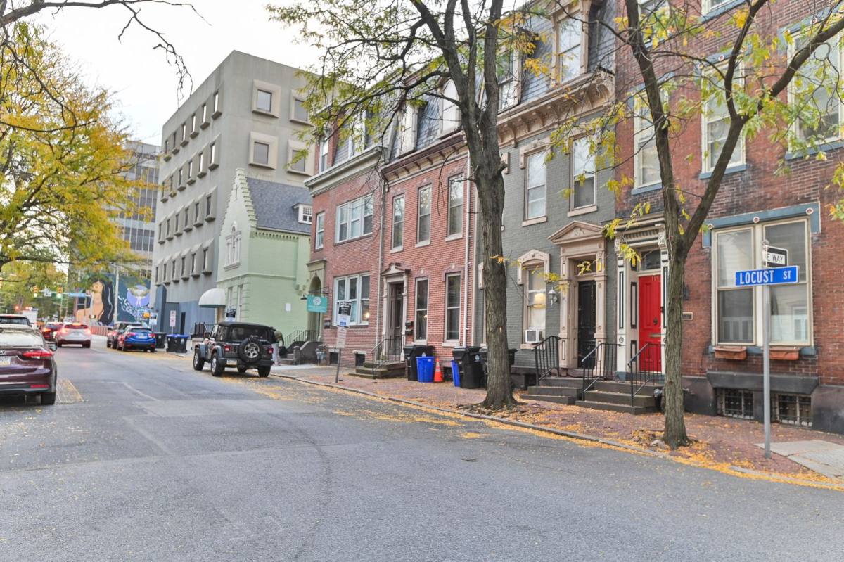 Apartment for rent at 119 Locust St, Harrisburg, PA 17101