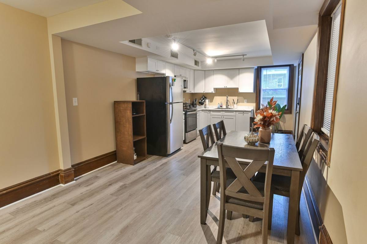 Apartment for rent at 119 Locust St, Harrisburg, PA 17101