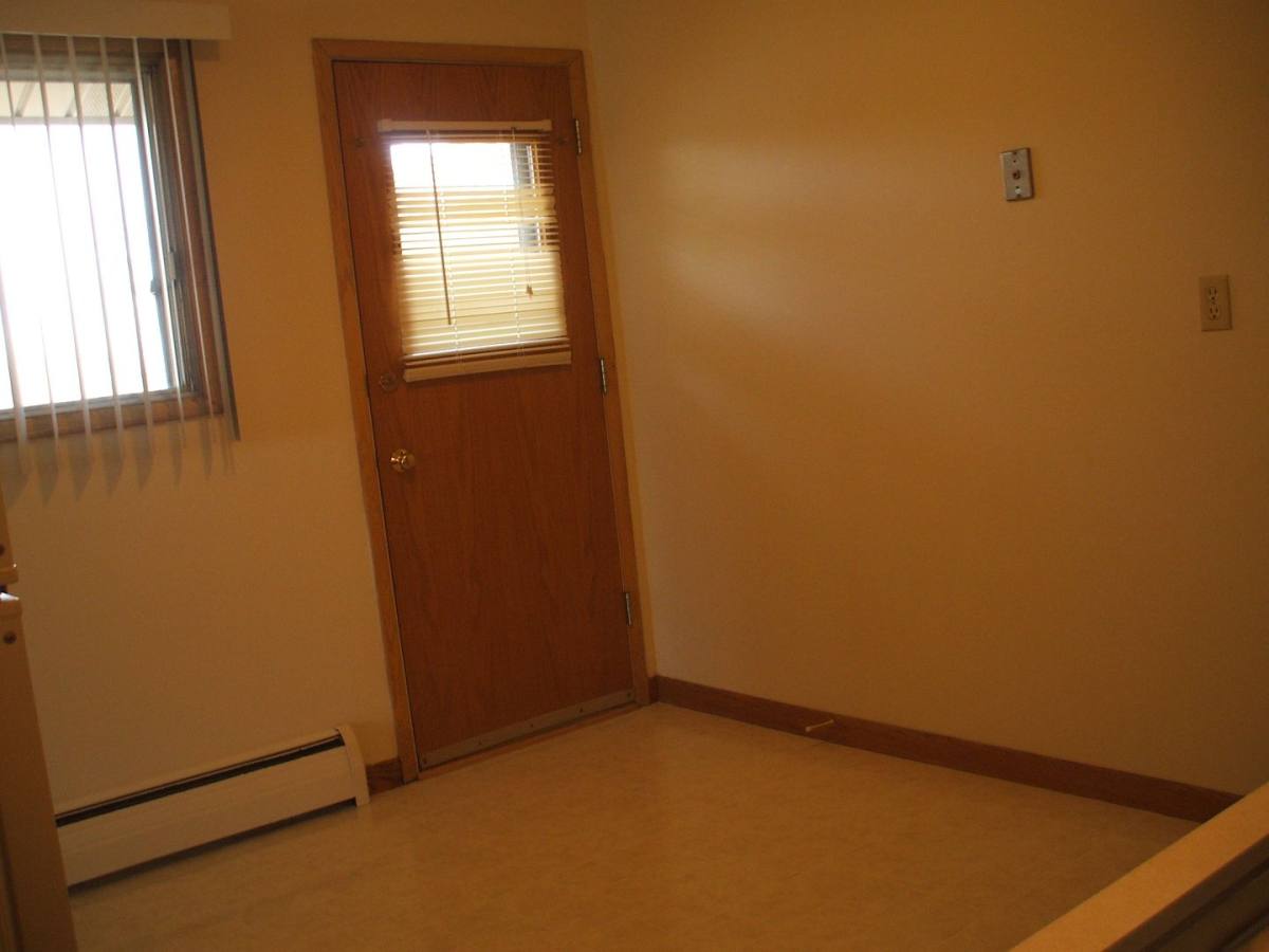 Apartment for rent at 8828 S Oak Park Dr, Oak Creek, WI 53154