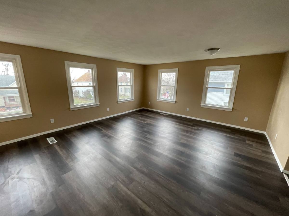 Apartment for rent at 215 E 5th St, Wilton, IA 52778