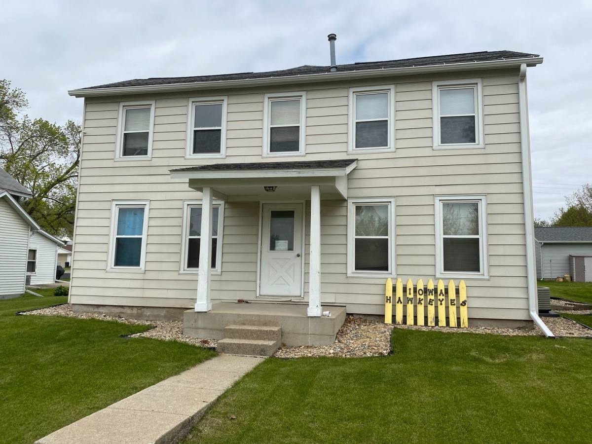 Apartment for rent at 215 E 5th St, Wilton, IA 52778