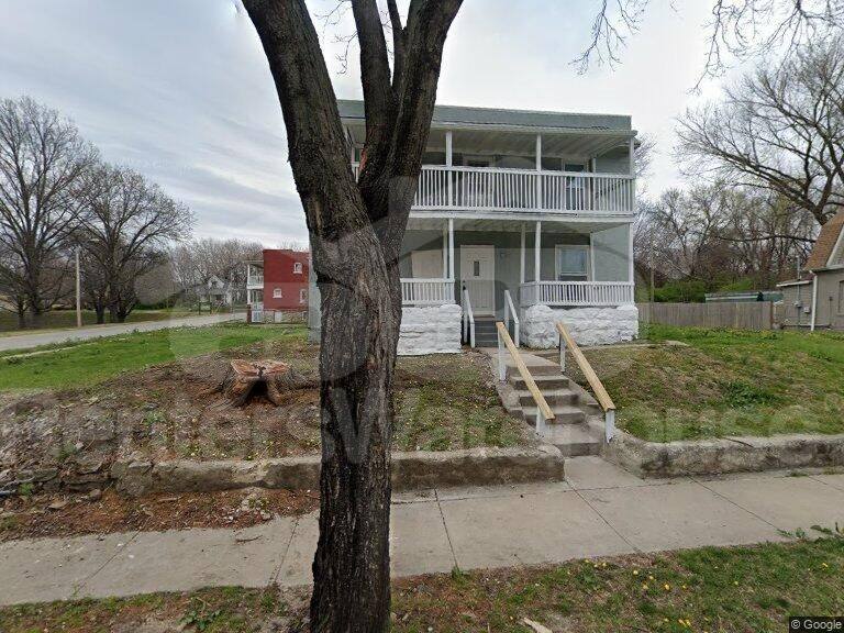 Townhouse for rent at 2003 Wabash Ave #B, Kansas City, MO 64127