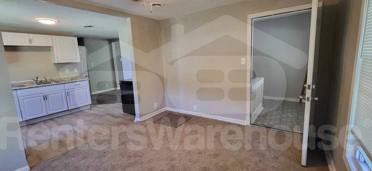 Townhouse for rent at 2003 Wabash Ave #B, Kansas City, MO 64127
