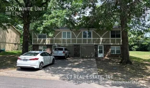 House for rent at 1707 White #A, Lees Summit, MO 64086