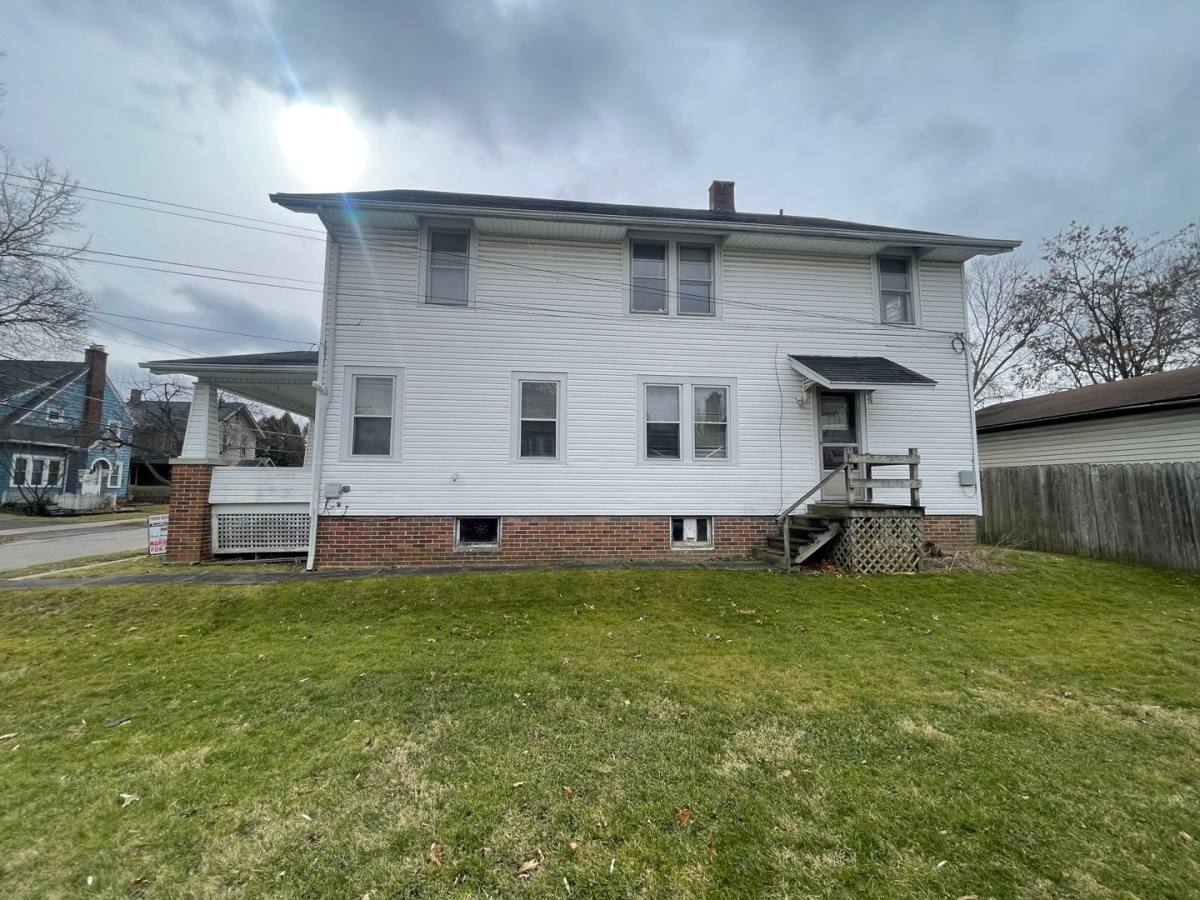 Apartment for rent at 814-816 Chestnut St, Ashland, OH 44805