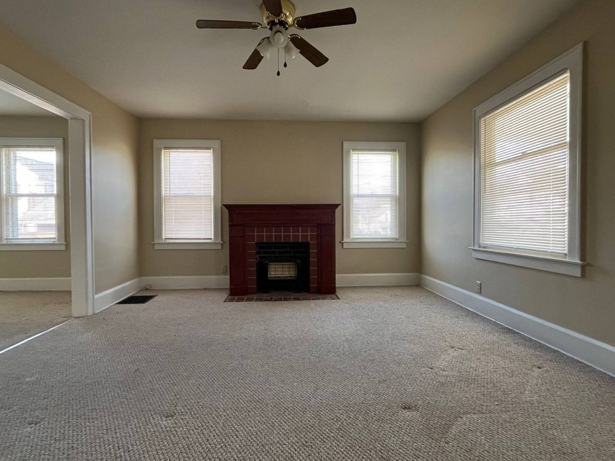 Apartment for rent at 814-816 Chestnut St, Ashland, OH 44805