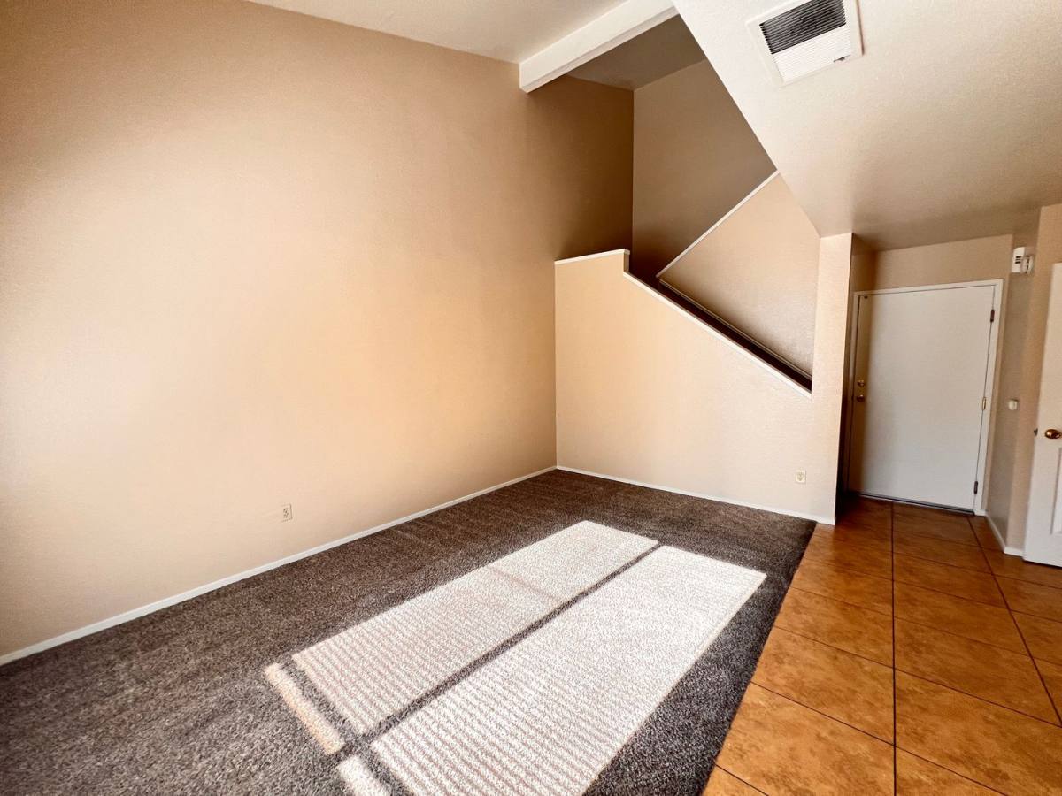 Apartment for rent at 8106 Laborough Dr, Bakersfield, CA 93311