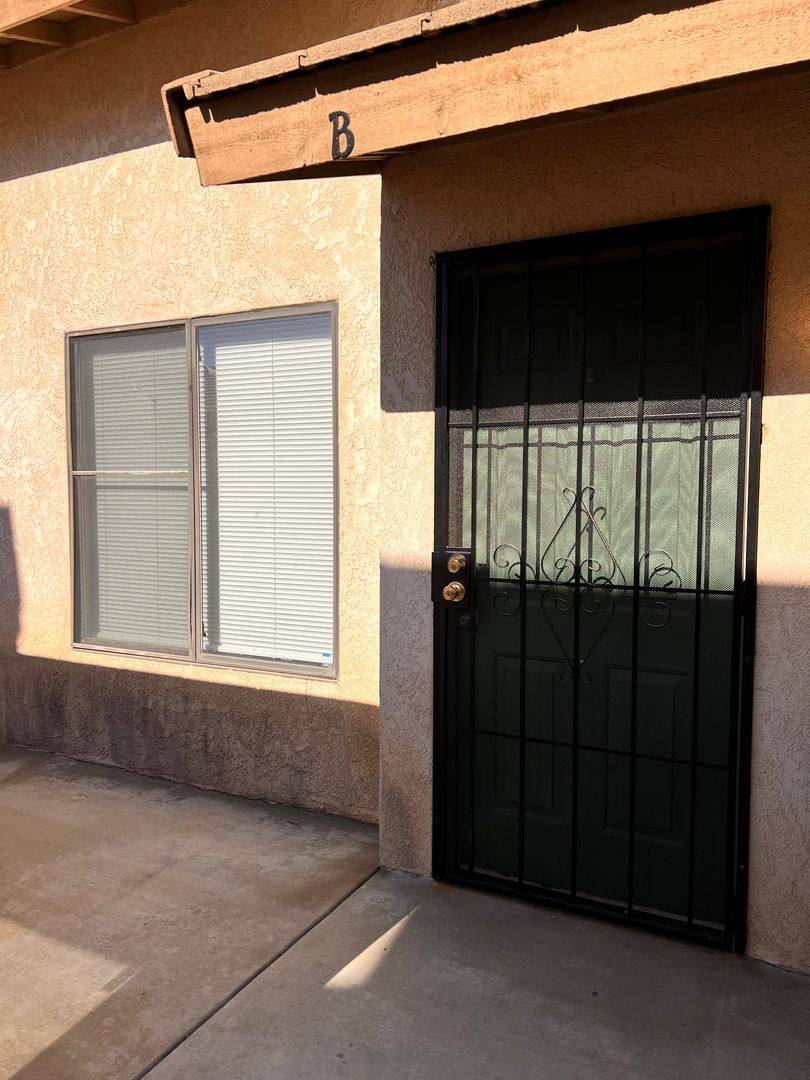 Apartment for rent at 8106 Laborough Dr, Bakersfield, CA 93311