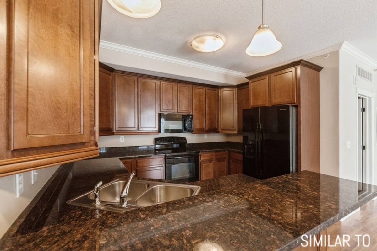 Apartment for rent at 14105 Airline Ave, Urbandale, IA 50323