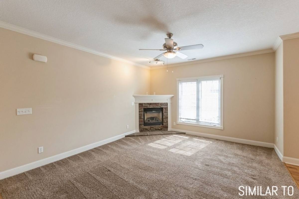 Apartment for rent at 14105 Airline Ave, Urbandale, IA 50323