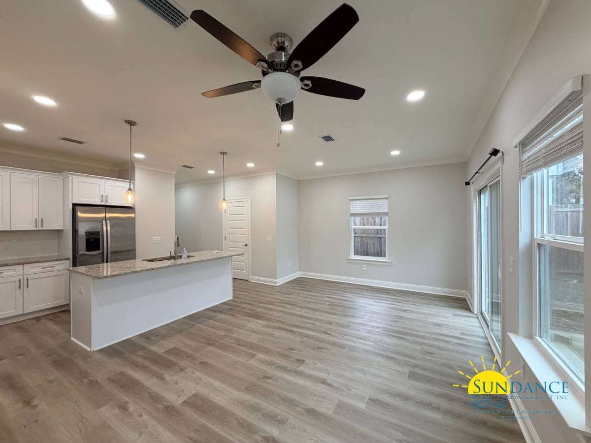 Townhouse for rent at 691 Woodlawn Ave, Fort Walton Beach, FL 32547