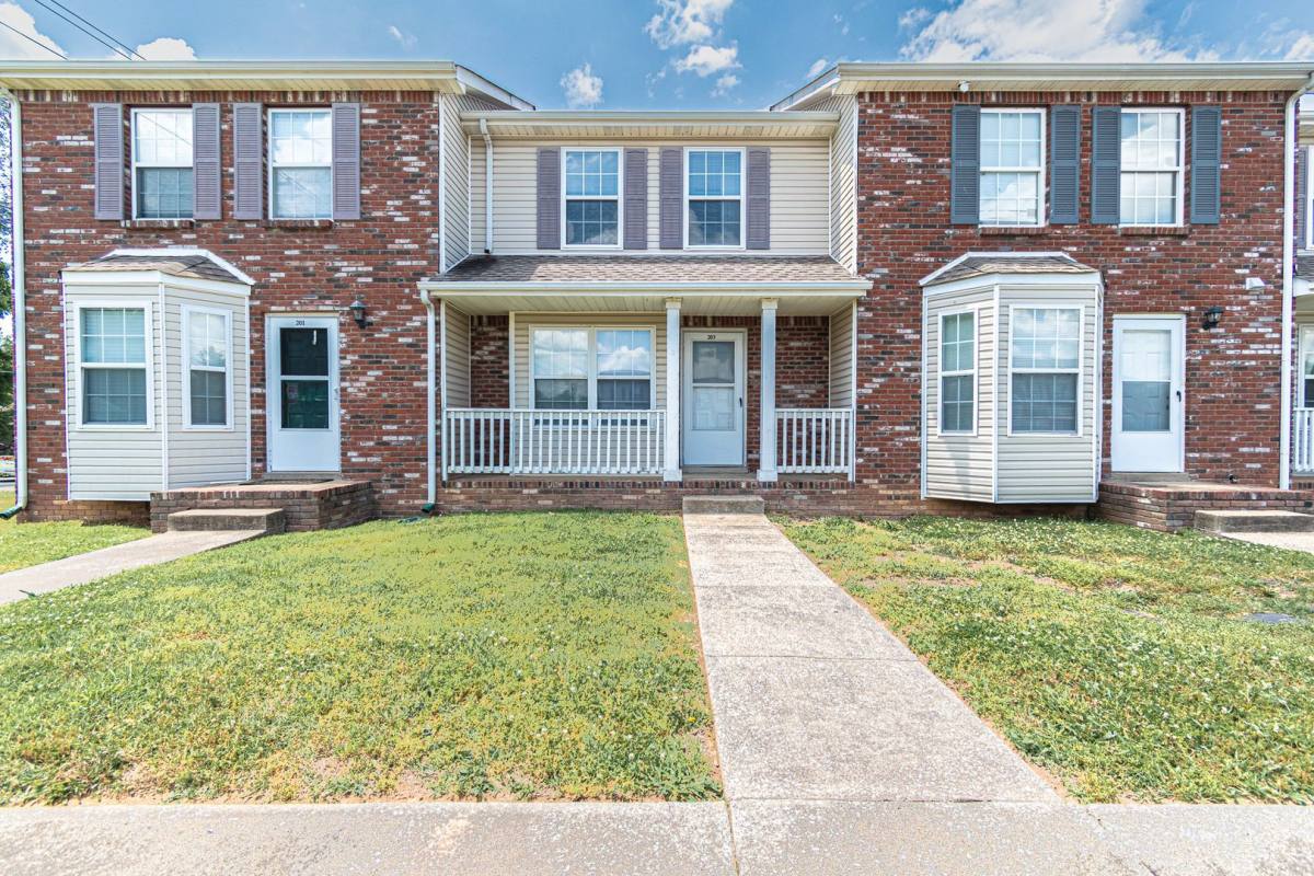 Townhouse for rent at 203 Tree Line Dr, Oak Grove, KY 42262