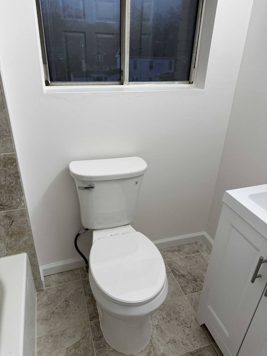 Apartment for rent at 410 W Holly Ave #G, Pitman, NJ 08071