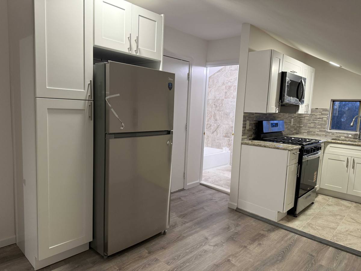 Apartment for rent at 410 W Holly Ave #G, Pitman, NJ 08071