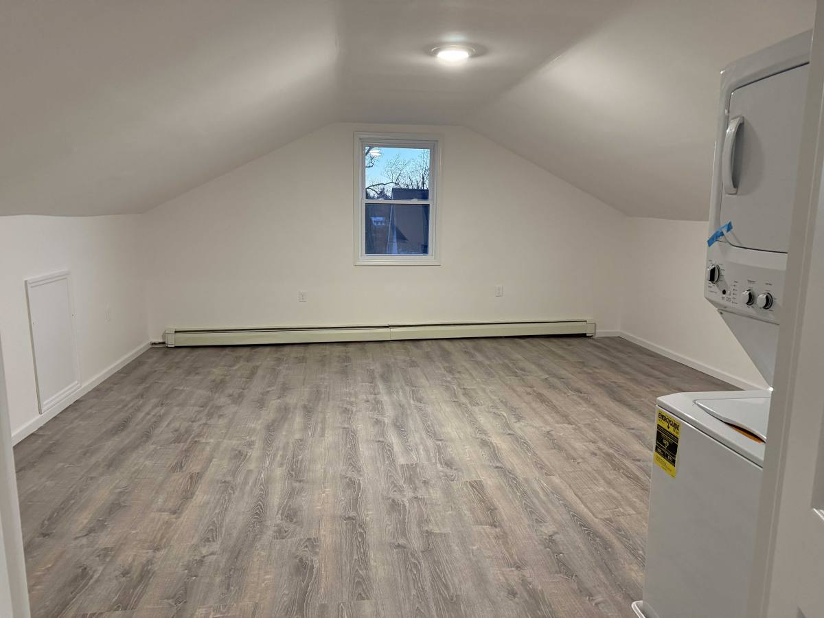 Apartment for rent at 410 W Holly Ave #G, Pitman, NJ 08071