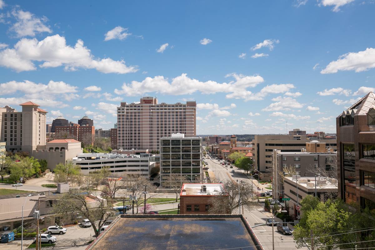 Apartment for rent at 4645 Jarboe St #1, Kansas City, MO 64112