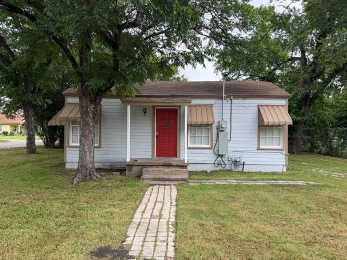 House for rent at 700 S 24th St, Waco, TX 76706