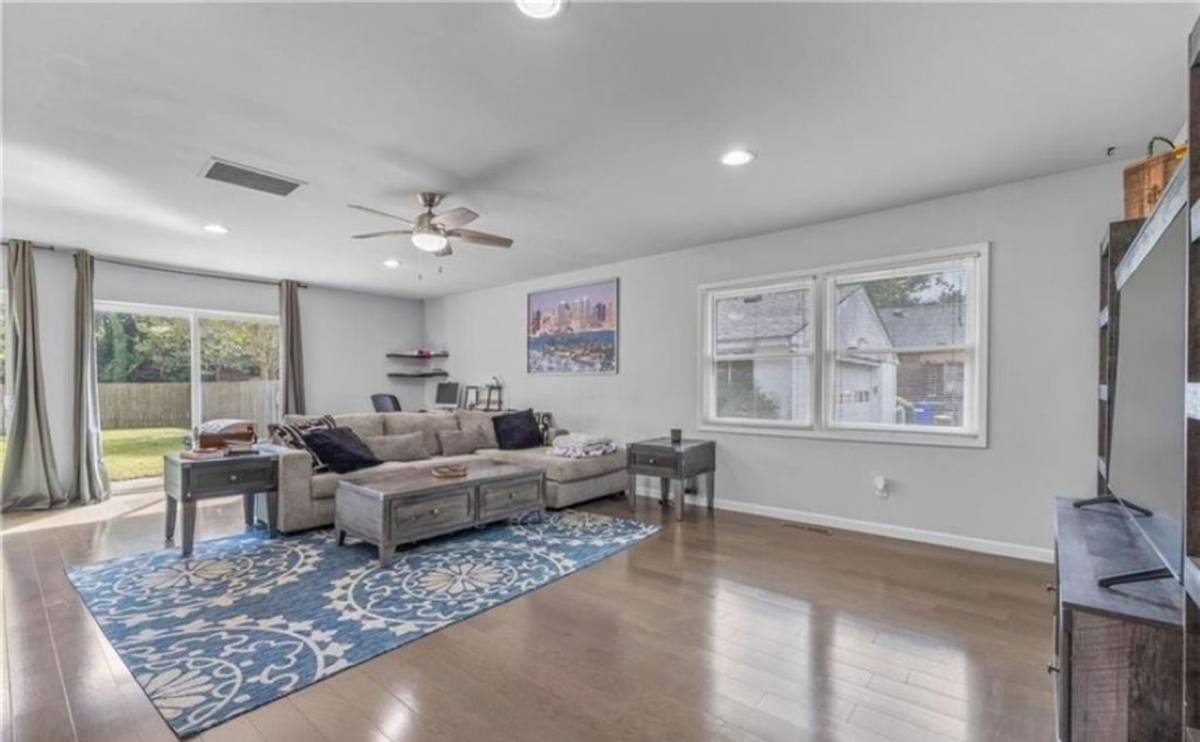 House for rent at 9322 Grove Ave, Norfolk, VA 23503