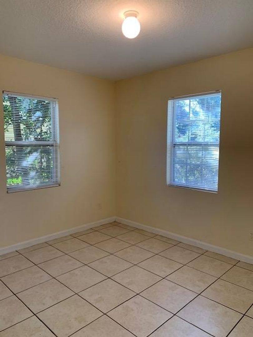 House for rent at 722 E Brookwood Place, Valdosta, GA 31601