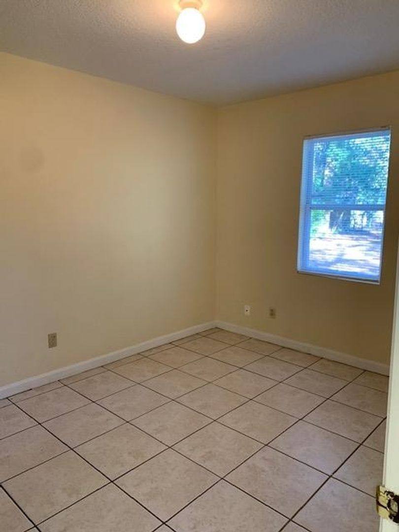 House for rent at 722 E Brookwood Place, Valdosta, GA 31601