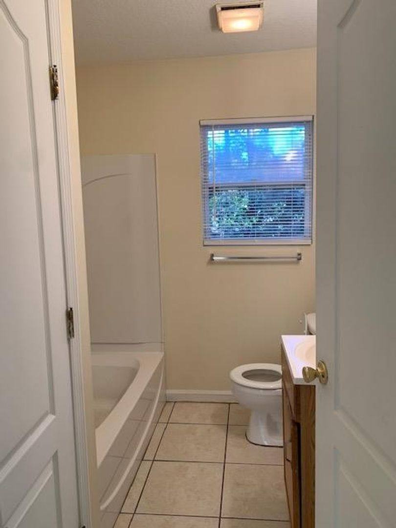 House for rent at 722 E Brookwood Place, Valdosta, GA 31601