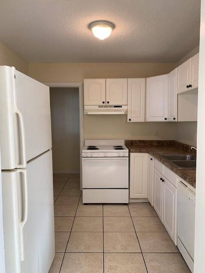 House for rent at 722 E Brookwood Place, Valdosta, GA 31601