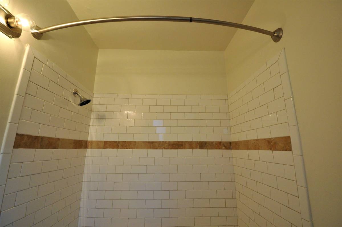 Apartment for rent at 10645 Valley Spring Lane, North Hollywood, CA 91602