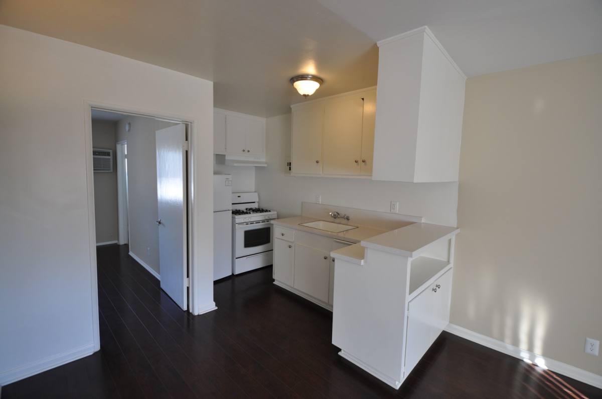 Apartment for rent at 10645 Valley Spring Lane, North Hollywood, CA 91602