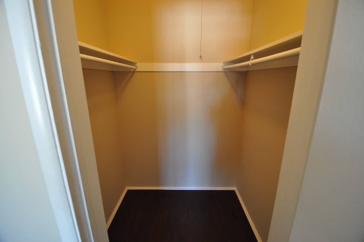 Apartment for rent at 10645 Valley Spring Lane, North Hollywood, CA 91602